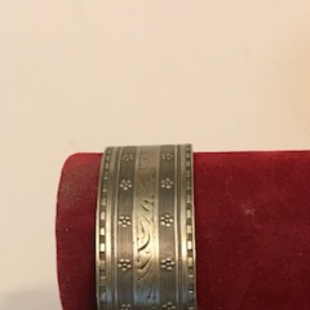 5/$20 Vintage Engraved Silver cuff Bracelet